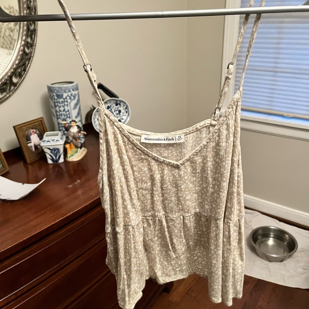 Crop tank top. Great with Jean shorts